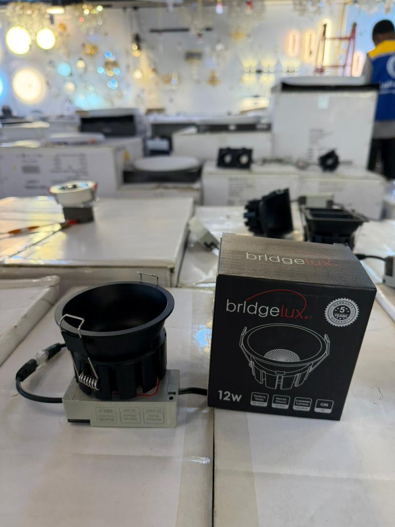 معدات التوريد من شركة التريا اللامعة